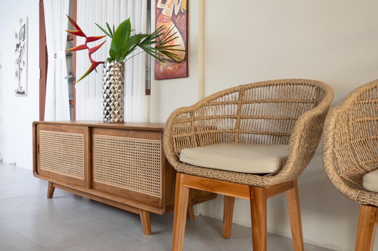 House Of Michella - Modern, Quiet & Central Hotel Sanur  Bagian luar foto
